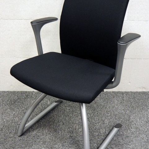 Kinnarps Plus 377 stoler MIDLERTIDIG UTSOLGT | FINN.no 2 stk. Pent brukt Kinnarps Plus 377 konferansestoler | FINN.no