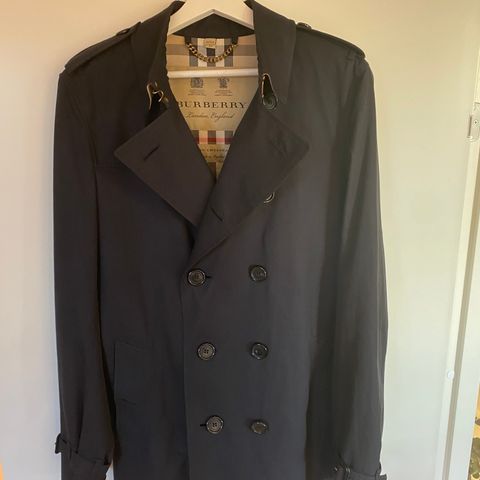 Burberry herre jakke klassisk model | FINN.no Burberry herre jakke klassisk model | FINN.no