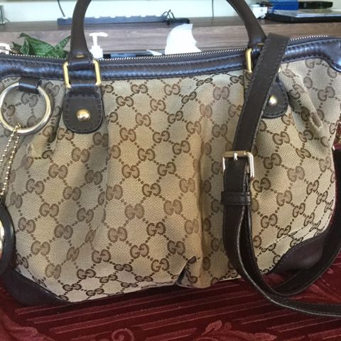 Pourchet crossbody veske med eller ungen pung | FINN.no Pourchet crossbody veske med eller ungen pung | FINN.no