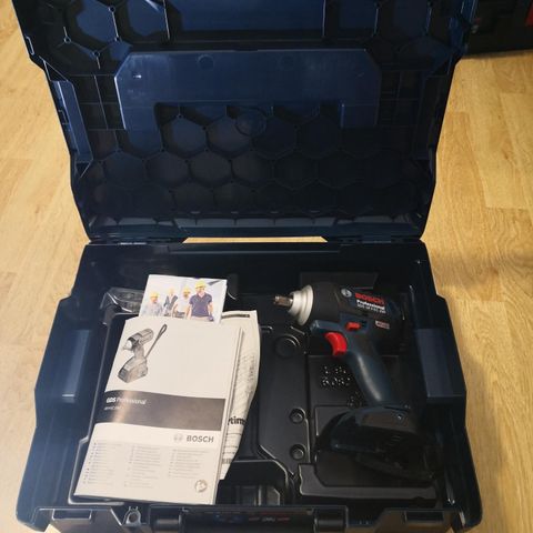 Bosch proof Håndsirkelsag 18 volt,med 3 batterier og lader 18 Volt batteri, kasse og lader selges | FINN.no
