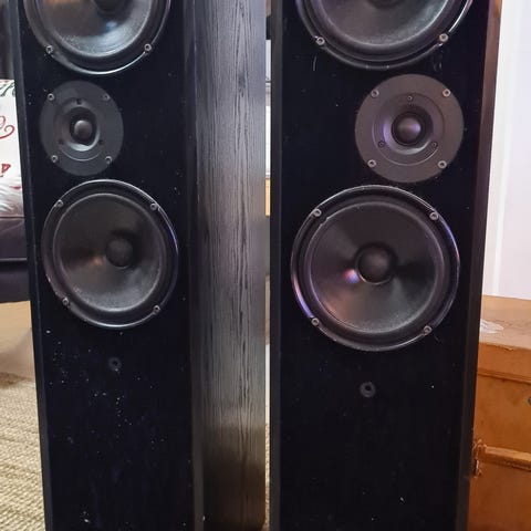 amadeus giga party speaker