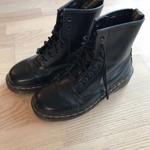 Dr Martens Jadon Dolls Kill limited edition | FINN.no Dr Martens Jadon Dolls Kill limited edition | FINN.no