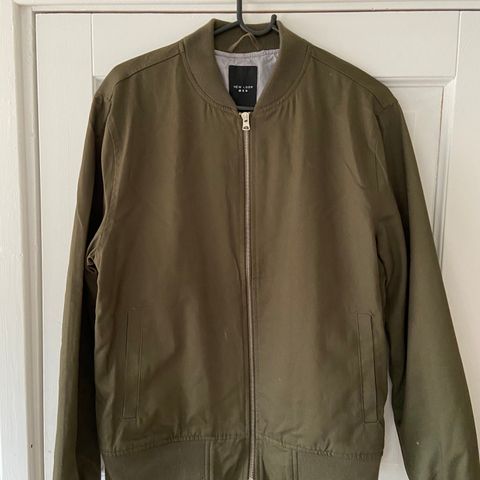 Bomber jacket | FINN.no Vailent bomber jakke str S Carlings, som ny!!! | FINN.no