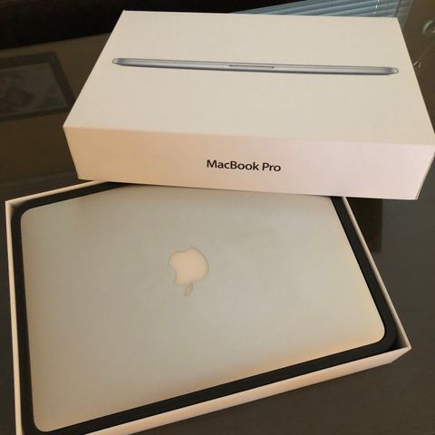 Macbook Air 13.Meget bra tilstand. Original boks,lader og Macbook Air 13.Meget bra tilstand. Original boks,lader og