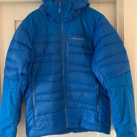 Ny Norrøna Svalbard Gore Tex jakke , dame str L Under halv Ny Norrøna Svalbard Gore Tex jakke , dame str L Under halv