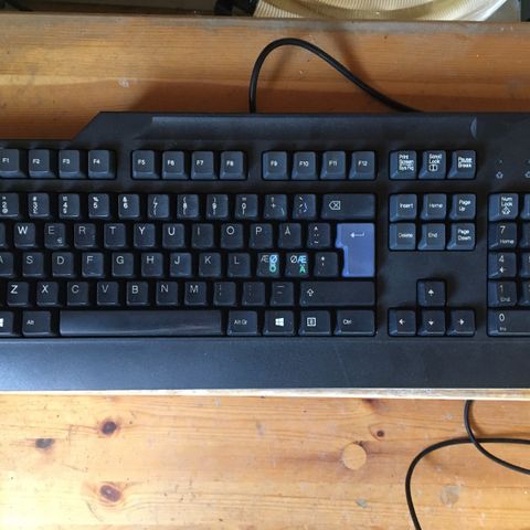 Logitech diNovo Edge trådløst tastatur | FINN.no Logitech diNovo Edge trådløst tastatur | FINN.no