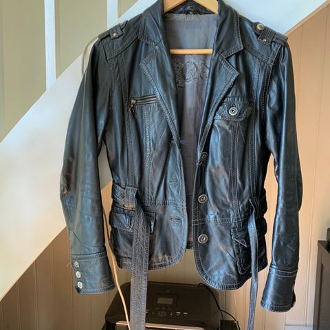 Jakke fra VILA | FINN.no Skinnjakke dame, grå, London fashion label gharani strok, XL