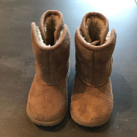 Viking cherrox sko, Str 21. Stor i størrelsen | FINN.no Viking cherrox sko, Str 21. Stor i størrelsen | FINN.no