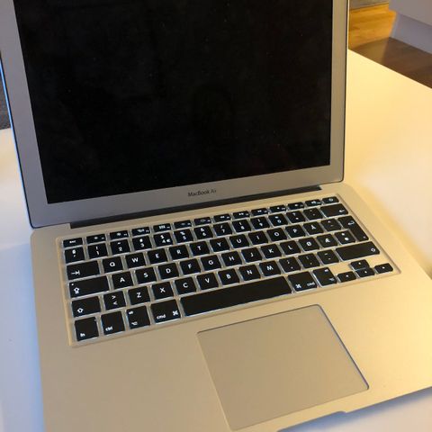 Pent brukt MacBook Pro (13 inch, 2017, Four Thunderbolt 3 MacBook Pro (13 inch, 2017, Four Thunderbolt 3 Ports) | FINN.no