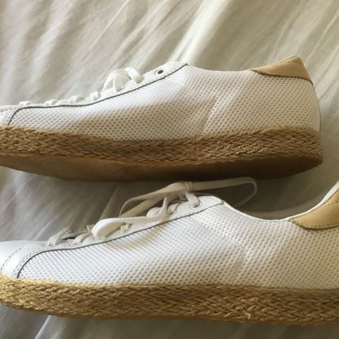 Nye ubrukte sko selges.Merker :Asfvlt ,Skechers og HUB.Str Nye ubrukte sko selges.Merker :Asfvlt ,Skechers og HUB.Str