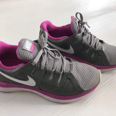 Nike joggesko fritidssko str 37,5 | FINN.no Nike joggesko fritidssko str 37,5 | FINN.no