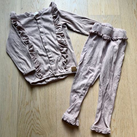 Meget pent brukte skjorter, bukse og jakke (gutt ca. 5 år Meget pent brukte skjorter, bukse og jakke (gutt ca. 5 år