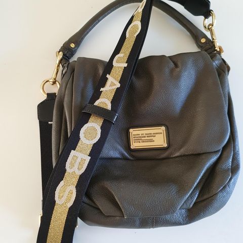 Ryggsekkveske i lær fra Marc by Marc Jacobs | FINN.no Ryggsekkveske i lær fra Marc by Marc Jacobs | FINN.no
