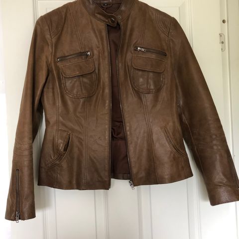 Cecilia leather jacket fra VaVite. Ny. Frakt inkludert Brun kåpe (VaVite) til dame, str L. | FINN.no