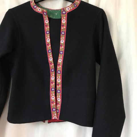 H&M Moschino Jakke med glidelås. | FINN.no H&M Moschino Jakke med glidelås. | FINN.no
