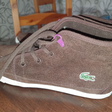 Nye ubrukte sko selges.Merker :Asfvlt ,Skechers og HUB.Str Nye ubrukte sko selges.Merker :Asfvlt ,Skechers og HUB.Str