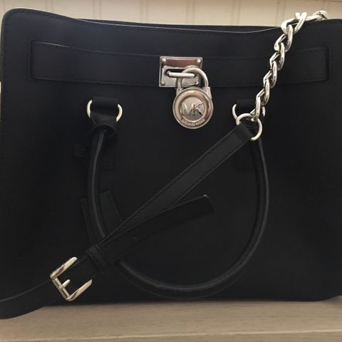 Prada Galleria Medium Saffiano veske | FINN.no Prada Galleria Medium Saffiano veske | FINN.no