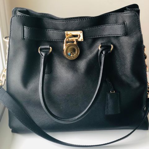 Prada Galleria Medium Saffiano veske | FINN.no Prada Galleria Medium Saffiano veske | FINN.no