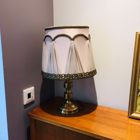 Liten lampe til vindunattbord | FINN.no Liten lampe til vindunattbord | FINN.no