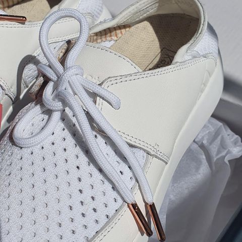 50kr pr par Sko str 38. Nike, Adidas, Bianco ++ | FINN.no 50kr pr par Sko str 38. Nike, Adidas, Bianco ++ | FINN.no