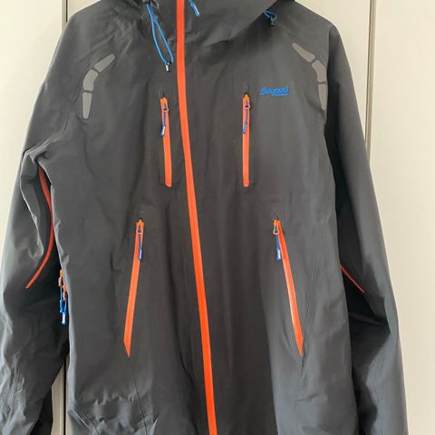 Sportsklær ! TRIMTEX løpe jakke str :L tils kr 450, ny pris Sportsklær ! TRIMTEX løpe jakke str :L tils kr 450, ny pris