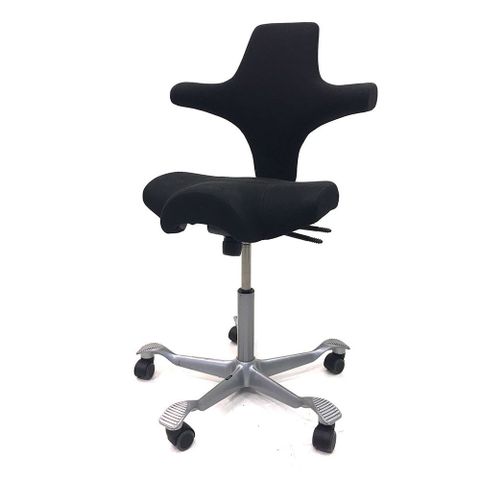 Midlertigig utsolgt HÅG capisco 8106, (Sort) Brukte Ergonomisk kontorstol Håg Capisco 8106nytrukket i sort stoff