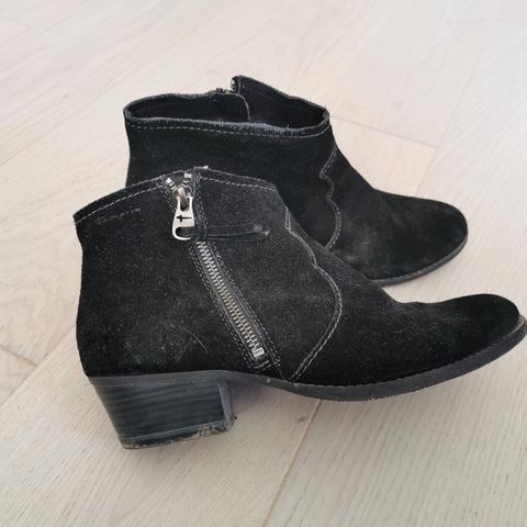 Støvletter, sneakers og «cowboysko» til dame, str 42 | FINN.no Støvletter, sneakers og «cowboysko» til dame, str 42 | FINN.no