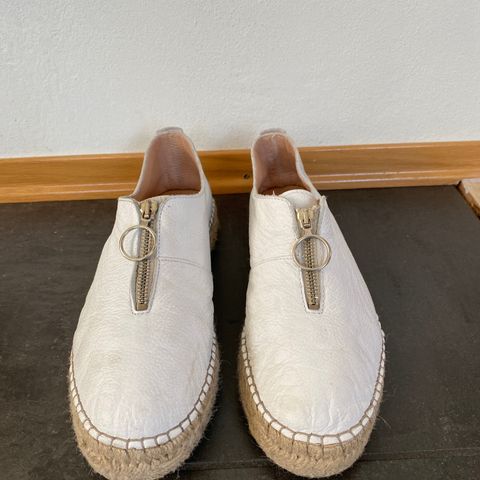 Nye ubrukte sko selges.Merker :Asfvlt ,Skechers og HUB.Str Nye ubrukte sko selges.Merker :Asfvlt ,Skechers og HUB.Str