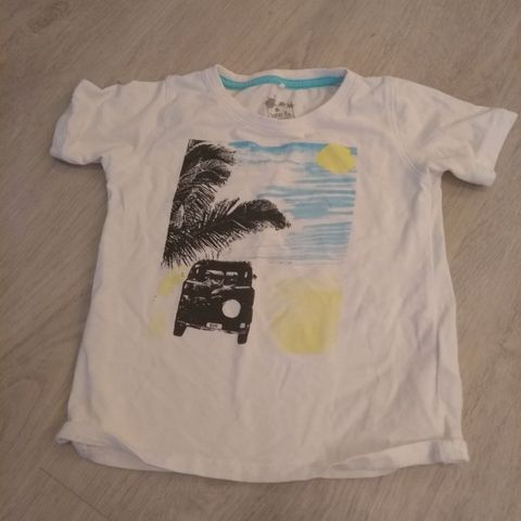 Adidas t skjorte str 4 år | FINN.no Adidas t skjorte str 4 år | FINN.no
