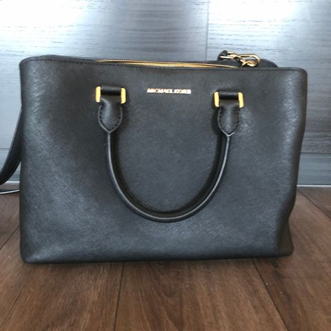 Prada Galleria Medium Saffiano veske | FINN.no Prada Galleria Medium Saffiano veske | FINN.no