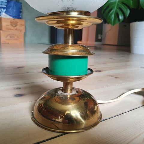 Lampe fra Arnold Wiig fabrikker, AWF | FINN.no Bordlampe Arnold Wiig | FINN.no