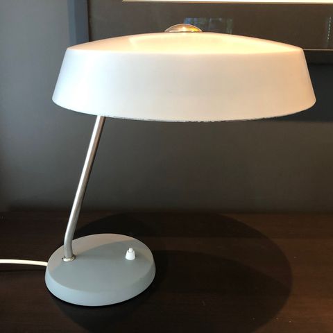 Brukt bord lampe fra IKEA 100 kr | FINN.no Brukt bord lampe fra IKEA 100 kr | FINN.no