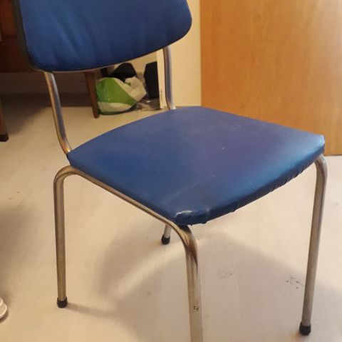 Retro rørkrakker selges | FINN.no Solid, gammel stålrørstoldiner stol, nyomtrukket | FINN.no