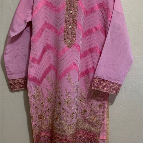 Ny! Line of Oslo Morrison batik t skjorte. Str. S 36 Ny! Batikk t skjorte. Str L. Line of Oslo Morrison batik t