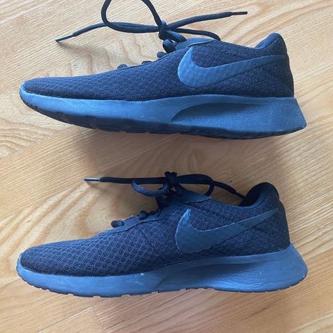 Nike Adidas Bianco Cult sneakers | FINN.no Nike Adidas Bianco Cult sneakers | FINN.no