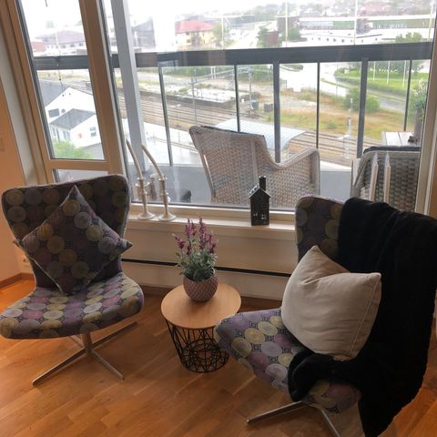 To stoler imitasjonsskinn fra Ikea | FINN.no To stoler imitasjonsskinn fra Ikea | FINN.no