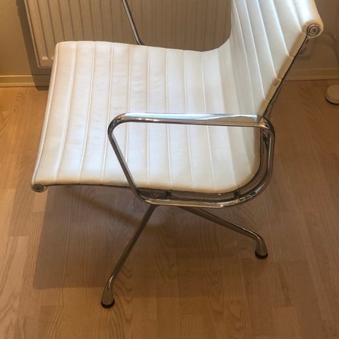 Bolia Vitesse Office kontorstol i sort skinn | FINN.no Bolia Vitesse Office kontorstol i sort skinn | FINN.no