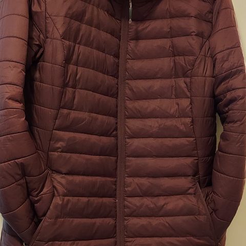 In Wear lett dunjakke i burgunder | FINN.no In Wear lett dunjakke i burgunder | FINN.no