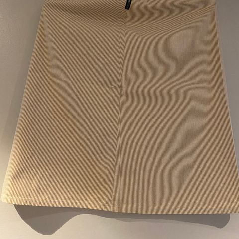 Bukse i cordfløyel fra Jacob Cohen, str 30 måler 82 cm i Bukse i cordfløyel fra Jacob Cohen, str 30 måler 82 cm i