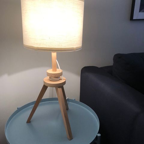 K FAB SCANDINAVIA Elegant Bordlampe med Elefant Motif | FINN.no K FAB SCANDINAVIA Elegant Bordlampe med Elefant Motif | FINN.no