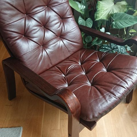 Retro møbler, teak, marmor. Spisebord, sofa, stoler. | FINN.no Retro møbler, teak, marmor. Spisebord, sofa, stoler. | FINN.no