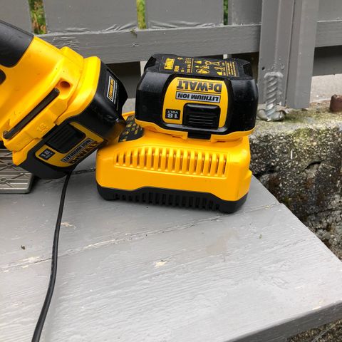 Proff slipepakke fra Mirka, med slipemaskin og støvsuger Proff slipepakke fra Mirka, med slipemaskin og støvsuger