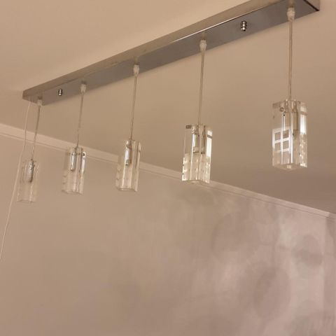 Fin dimbar stavpendel lampe for spisebord | FINN.no Fin dimbar stavpendel lampe for spisebord | FINN.no