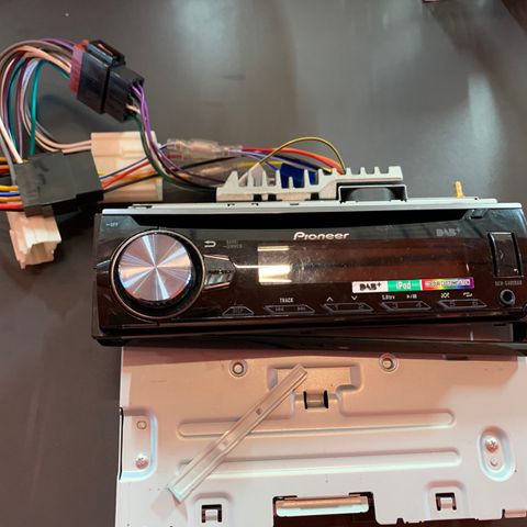Sony DAB + bilstereo | FINN.no Pioneer DEH X8700DAB DAB+,Bluetooth Bilstereo Elkjøp