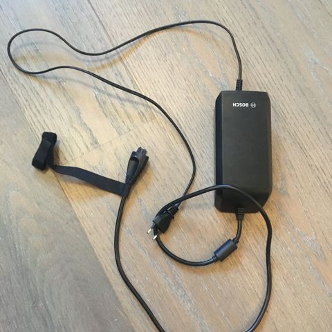 Lader til Haibike Elsykkel | FINN.no Haibike Lader | FINN.no