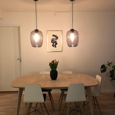 Gulvstålampe fra bolia | FINN.no Gulvstålampe fra bolia | FINN.no