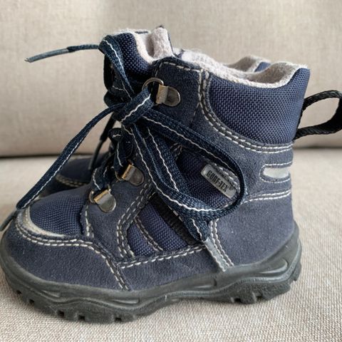 Meget pent brukte gummistøvler fra Enfant str 24 | FINN.no Meget pent brukte gummistøvler fra Enfant str 24 | FINN.no