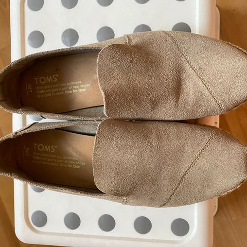 Nye ubrukte sko selges.Merker :Asfvlt ,Skechers og HUB.Str Nye ubrukte sko selges.Merker :Asfvlt ,Skechers og HUB.Str