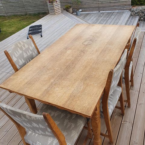 Selger spisebord med 6 stoler | FINN.no Curve spisebord med 6 stoler | FINN.no