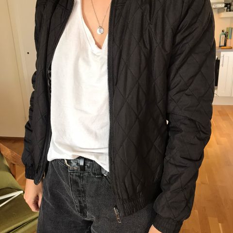 Plus Fine bluse i str. XL (liten i størrelse) selges | FINN.no Plus Fine bluse i str. XL (liten i størrelse) selges | FINN.no
